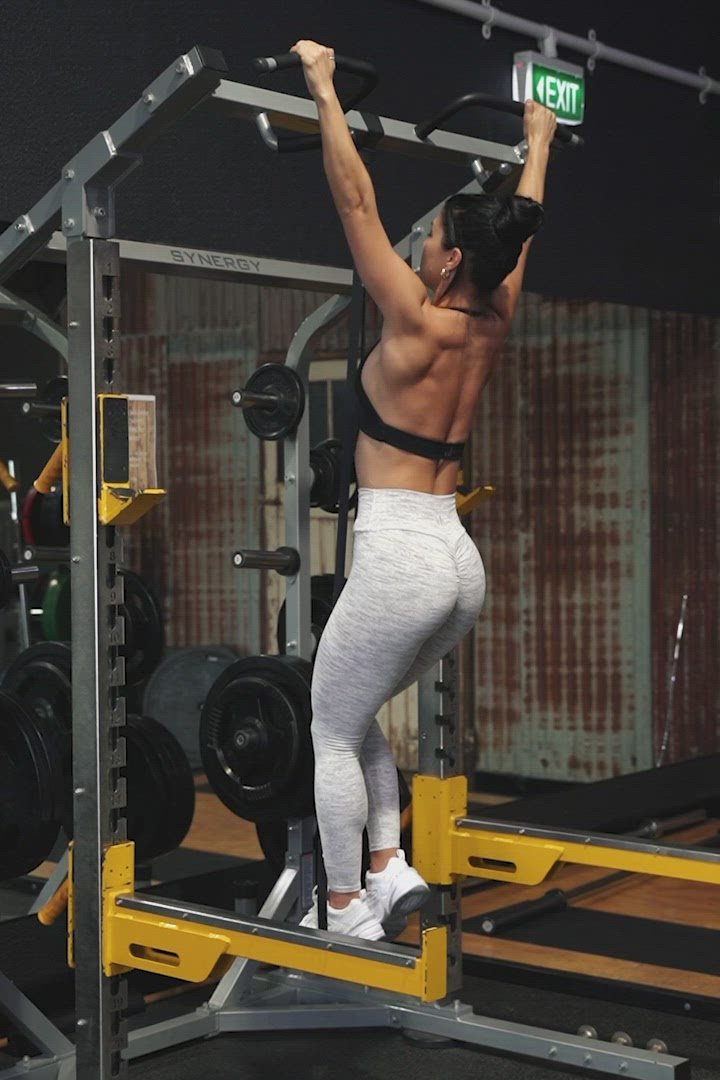 Assisted Pull Up